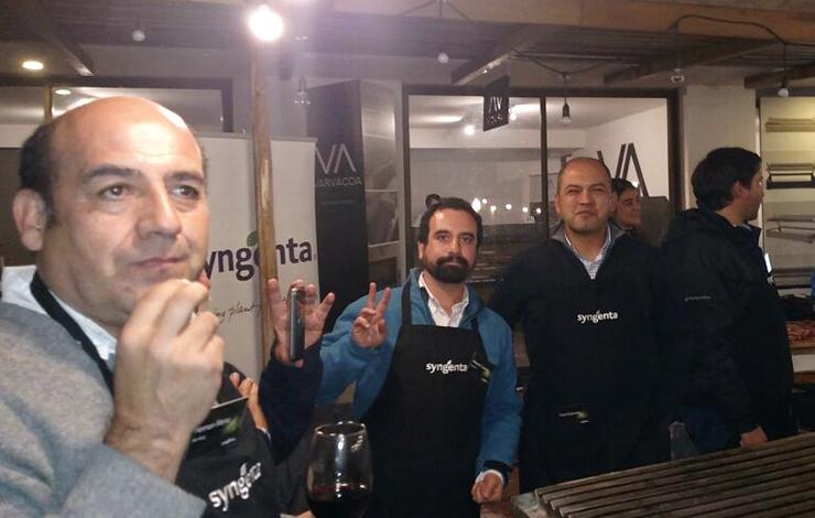 Exportadores de uva se reúnen en torno a la parrilla 